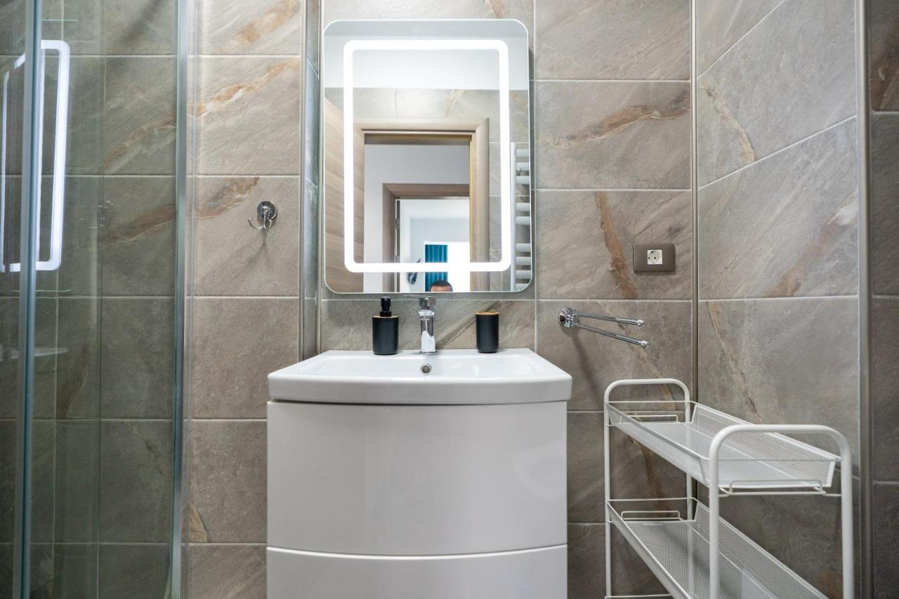 Hugo Beach Pool & Spa Mamaia Nord Navodari